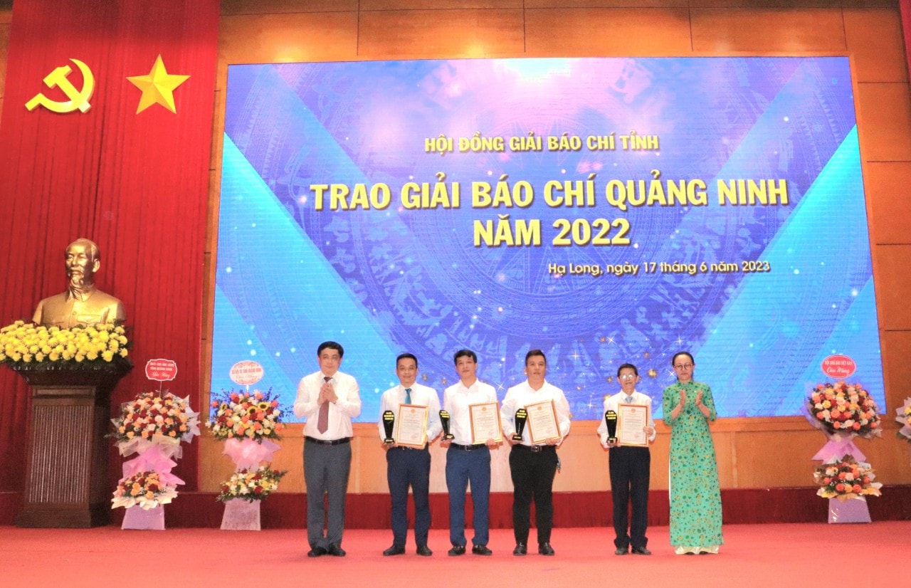 Quảng Ninh: Kỷ niệm 98 năm Ngày báo chí cách mạng Việt Nam và trao giải Báo chí tỉnh năm 2022 -0