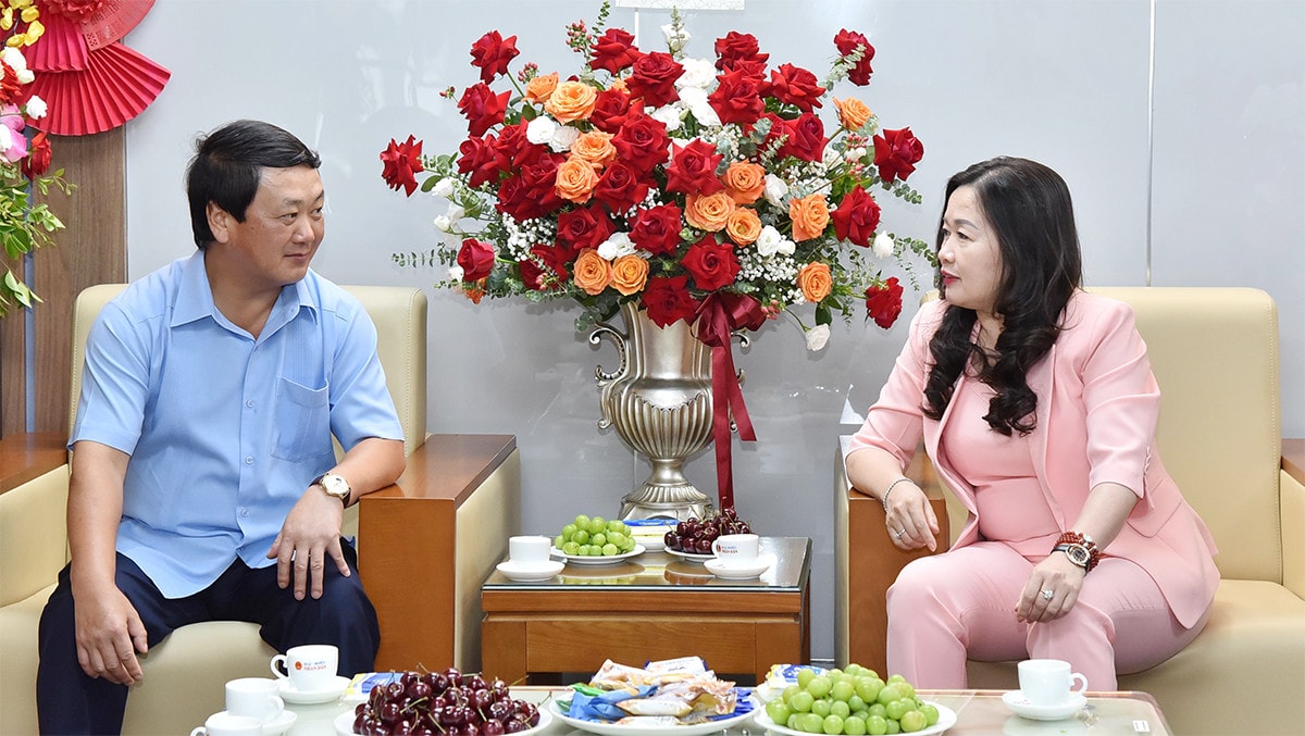 Bộ trưởng, Chủ nhiệm Ủy ban Dân tộc Hầu A Lềnh thăm và chúc mừng Báo Đại biểu Nhân dân -2