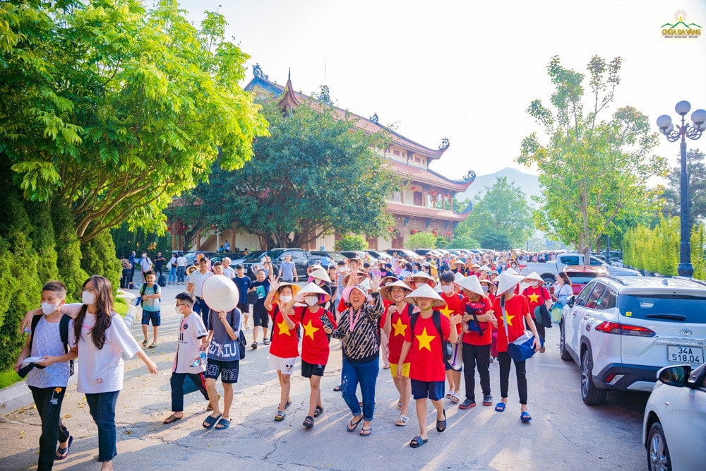 Chùa Ba Vàng tạm biệt hơn 7000 khóa sinh Khóa tu mùa hè “Con sẽ lớn khôn” -0