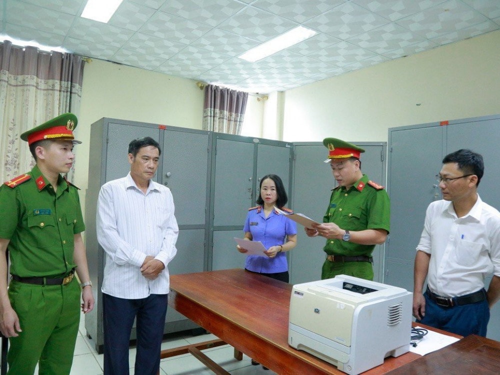 Khởi tố cựu chủ tịch xã vì lạm quyền -0