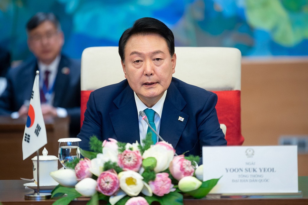 Chủ tịch Quốc hội Vương Đình Huệ hội kiến Tổng thống Hàn Quốc Yoon Suk Yeol -0