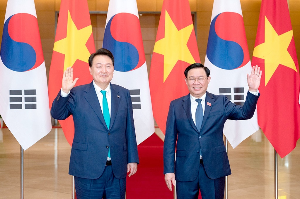 Chủ tịch Quốc hội Vương Đình Huệ hội kiến Tổng thống Hàn Quốc Yoon Suk Yeol -0
