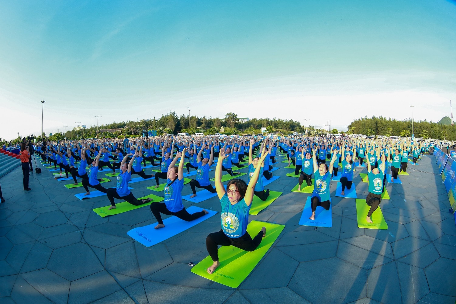 Tuyệt đẹp hình ảnh đồng diễn Yoga lan tỏa tinh thần “Hài Hòa và An Lạc” tại Phú Yên -0