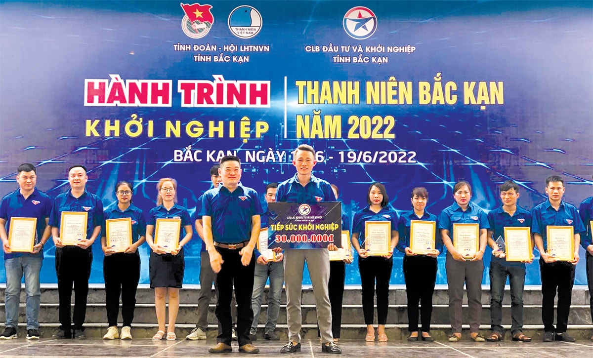 Nuôi cá trên đỉnh Pù Lầu -0
