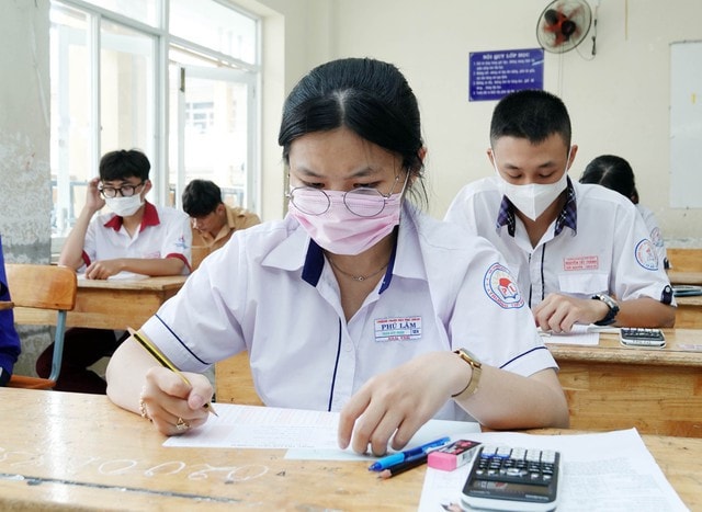 TP. Hồ Chí Minh: Cảnh báo thí sinh về thiết bị gian lận trong kỳ thi tốt nghiệp THPT -0
