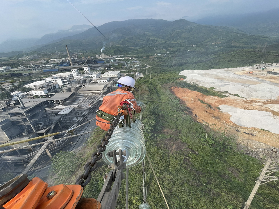 Công ty Điện lực nỗ lực vượt qua khó khăn thách thức trong cung ứng điện -0