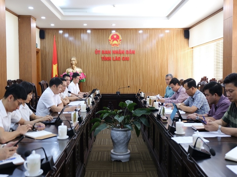 Công ty Điện lực nỗ lực vượt qua khó khăn thách thức trong cung ứng điện -0