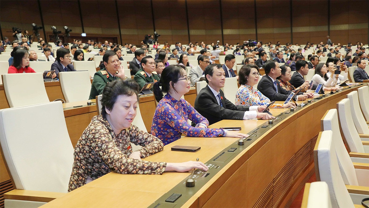 Bài 4: Tiếp tục đổi mới, nâng cao năng lực, sức mạnh lãnh đạo, cầm quyền dân chủ, kỷ cương, nhân văn bằng và bởi pháp luật -0