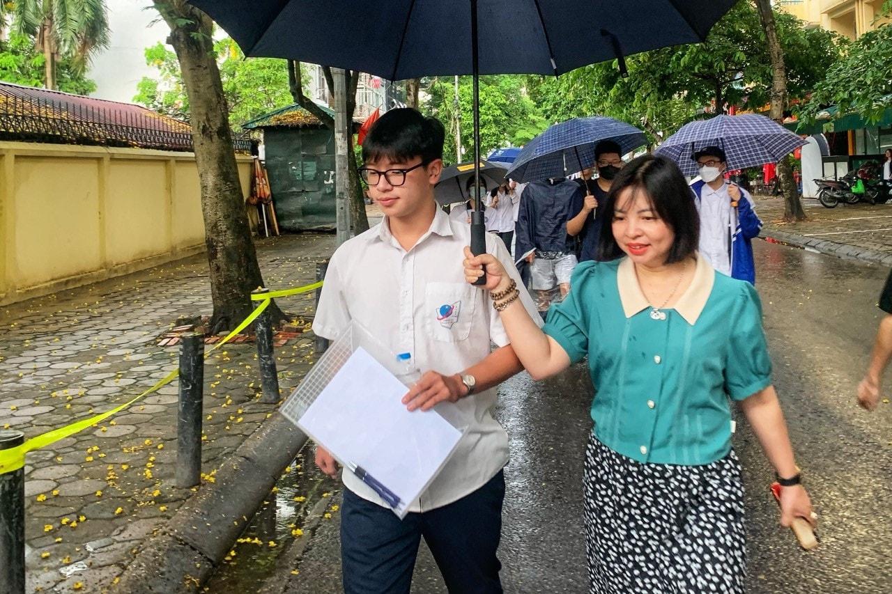 Sáng nay, hơn 1 triệu thí sinh bước vào thi môn Ngữ văn -0
