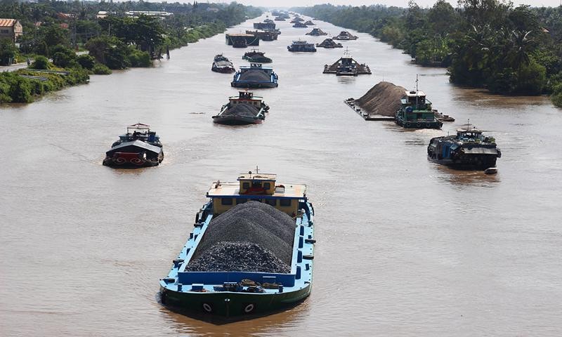 Phát triển vận tải thủy nội địa – “đánh thức” tiềm năng đang “ngủ quên” -0