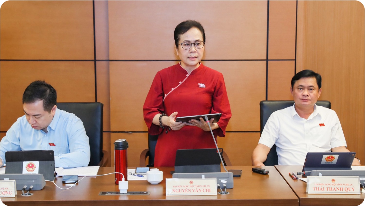 Trách nhiệm với đất nước, với cử tri và Nhân dân -1