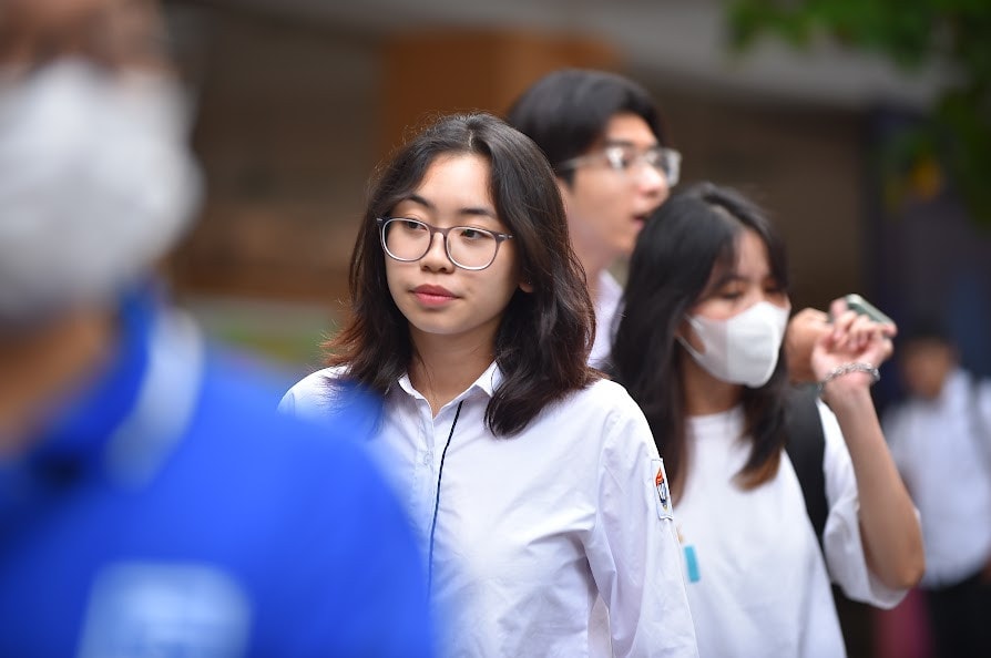 Thí sinh vừa hoàn thành xong ngày thi đầu tiên với 2 môn Ngữ văn và Toán (Ảnh: Trần Hiệp) Xử lý nghiêm gian lận, bảo đảm công bằng cho tất cả thí sinh -0
