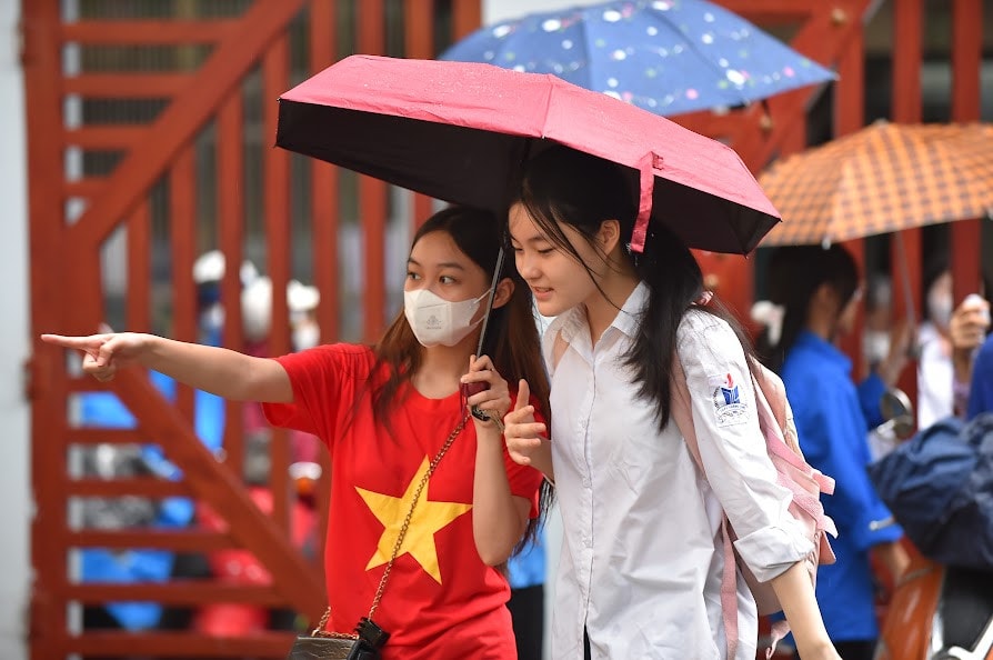 Sáng nay, hơn 1 triệu thí sinh bước vào thi môn Ngữ văn -0