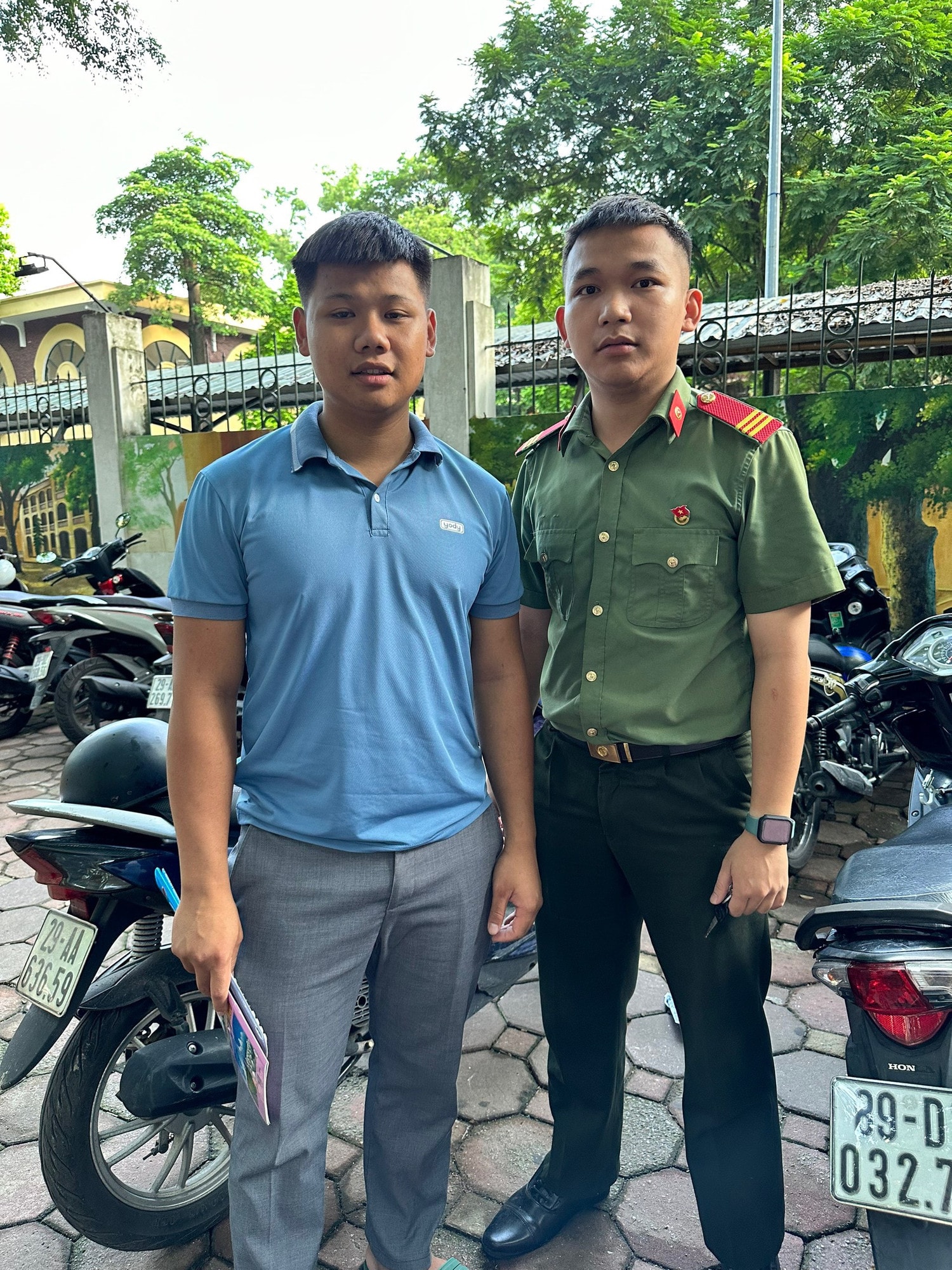 Nhiều thí sinh quên Atlas được người dân huy động con -0