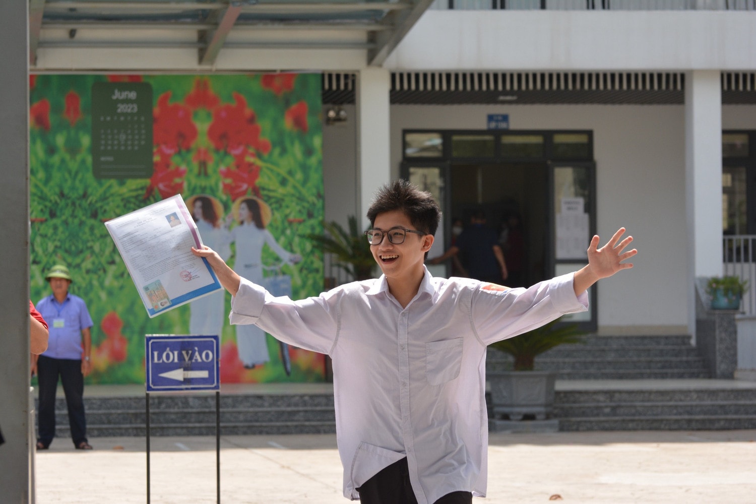 Đề tiếng Anh: Thí sinh khen dễ, giáo viên nói phân hoá cao, không có “cơn mưa điểm 10” -0