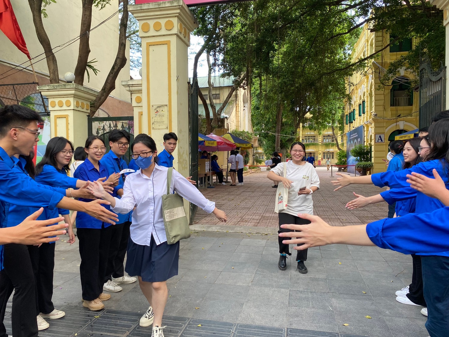Đề tiếng Anh: Thí sinh khen dễ, giáo viên nói phân hoá cao, không có “cơn mưa điểm 10” -0