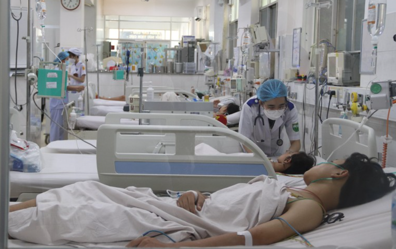 TP. Hồ Chí Minh: Phòng ngừa các dịch bệnh dễ bùng phát mùa mưa ảnh 1