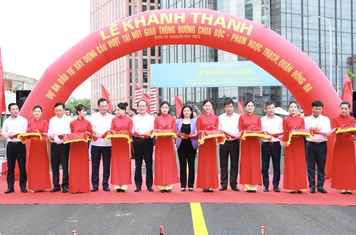 Khánh thành cầu vượt dạng chữ C tại nút giao Chùa Bộc - Phạm Ngọc Thạch -0