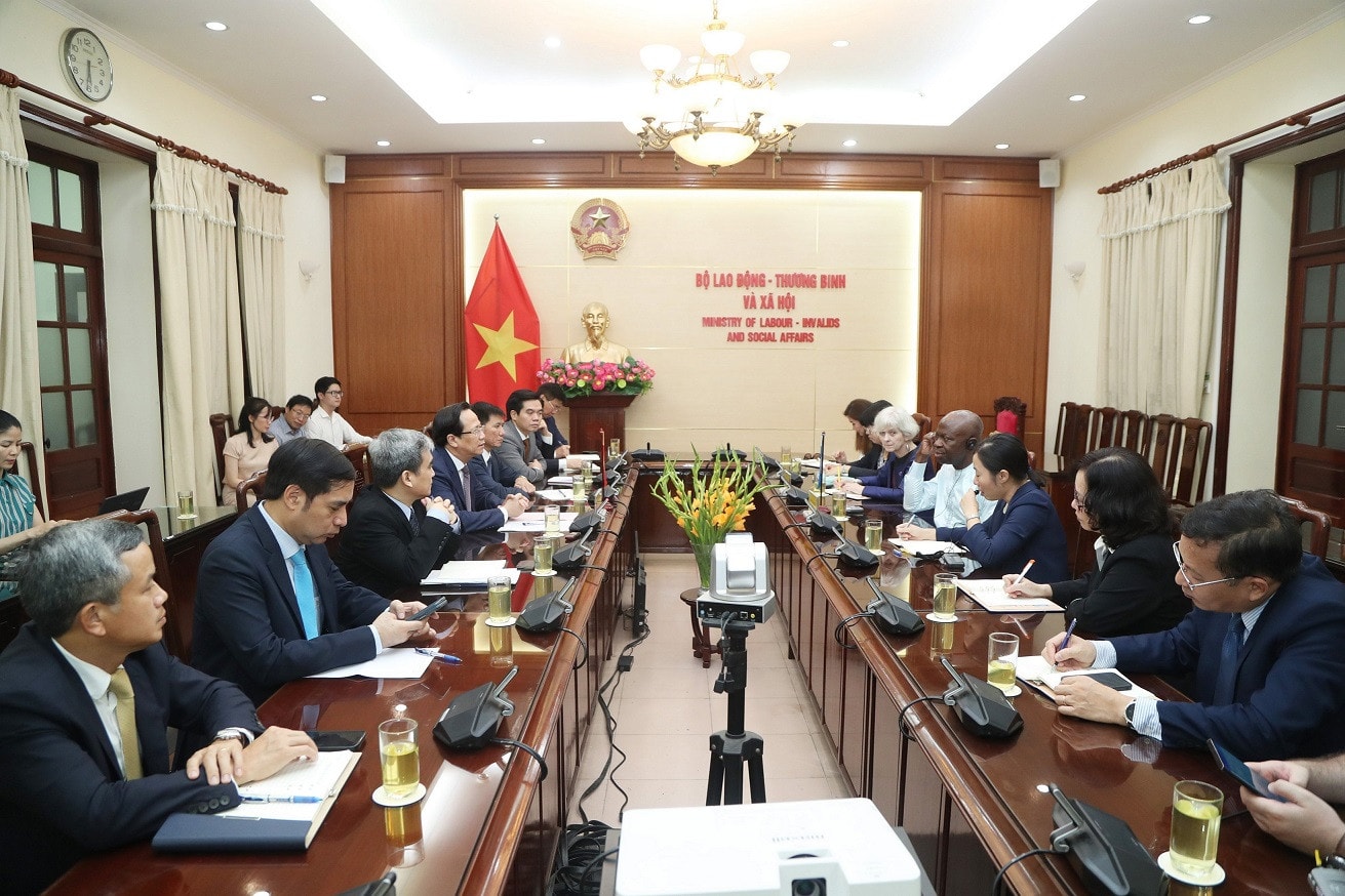 Bộ trưởng Đào Ngọc Dung tiếp và làm việc cùng Tổng Giám đốc Tổ chức Lao động Quốc tế -0