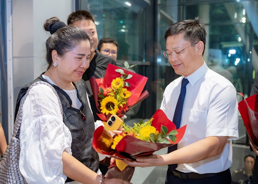 Thừa Thiên Huế đón chuyến bay quốc tế đầu tiên đến Nhà ga T2 Phú Bài -0