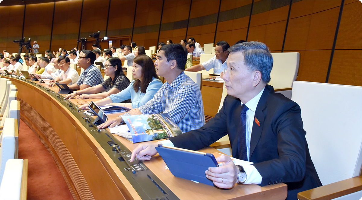 Chủ tịch Quốc hội Vương Đình Huệ ký ban hành 9 Nghị quyết của Quốc hội và Ủy ban Thường vụ Quốc hội Khóa XV -0