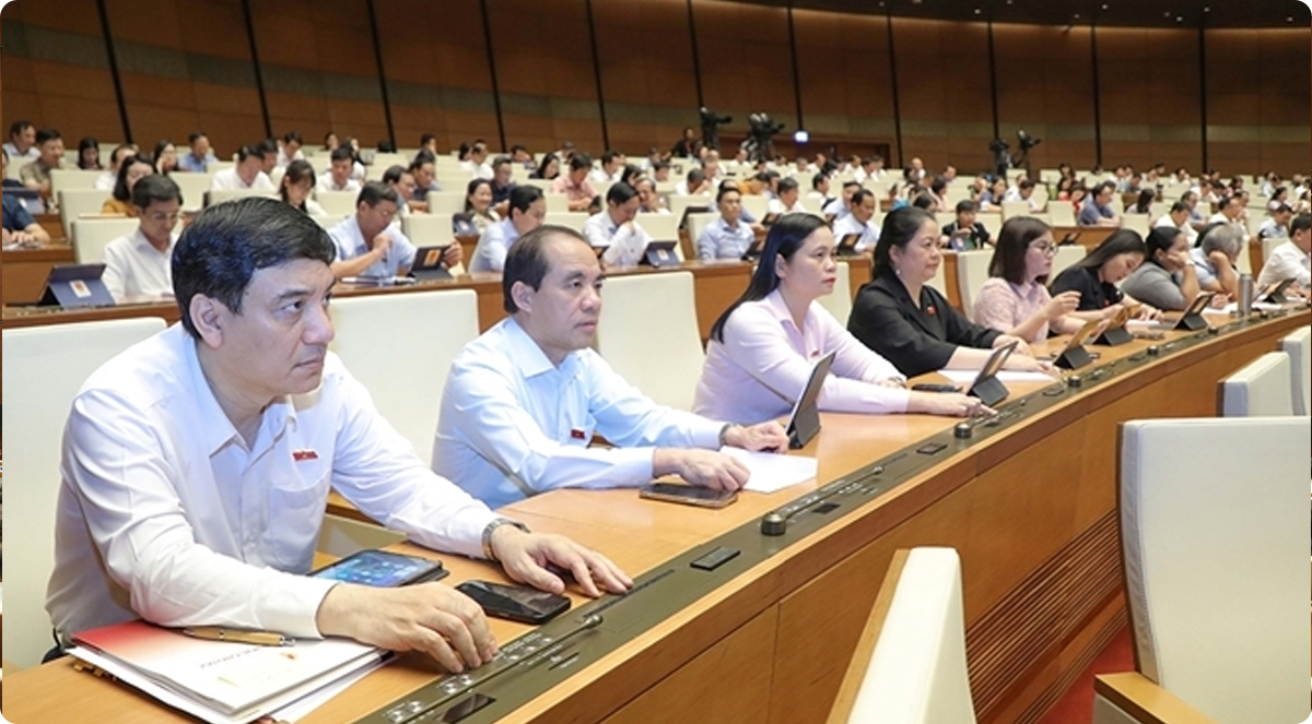 Chủ tịch Quốc hội Vương Đình Huệ ký ban hành 9 Nghị quyết của Quốc hội và Ủy ban Thường vụ Quốc hội Khóa XV -0