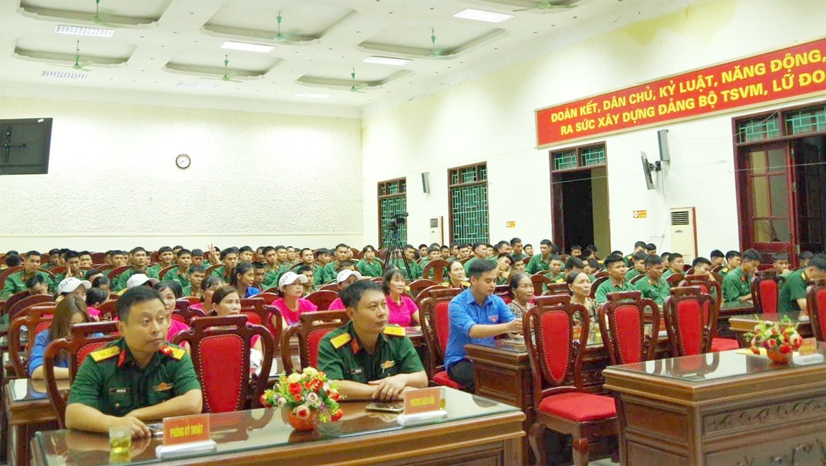 Lữ đoàn công binh 249 tổ chức tuyên truyền phổ biến giáo dục pháp luật năm 2023 -1