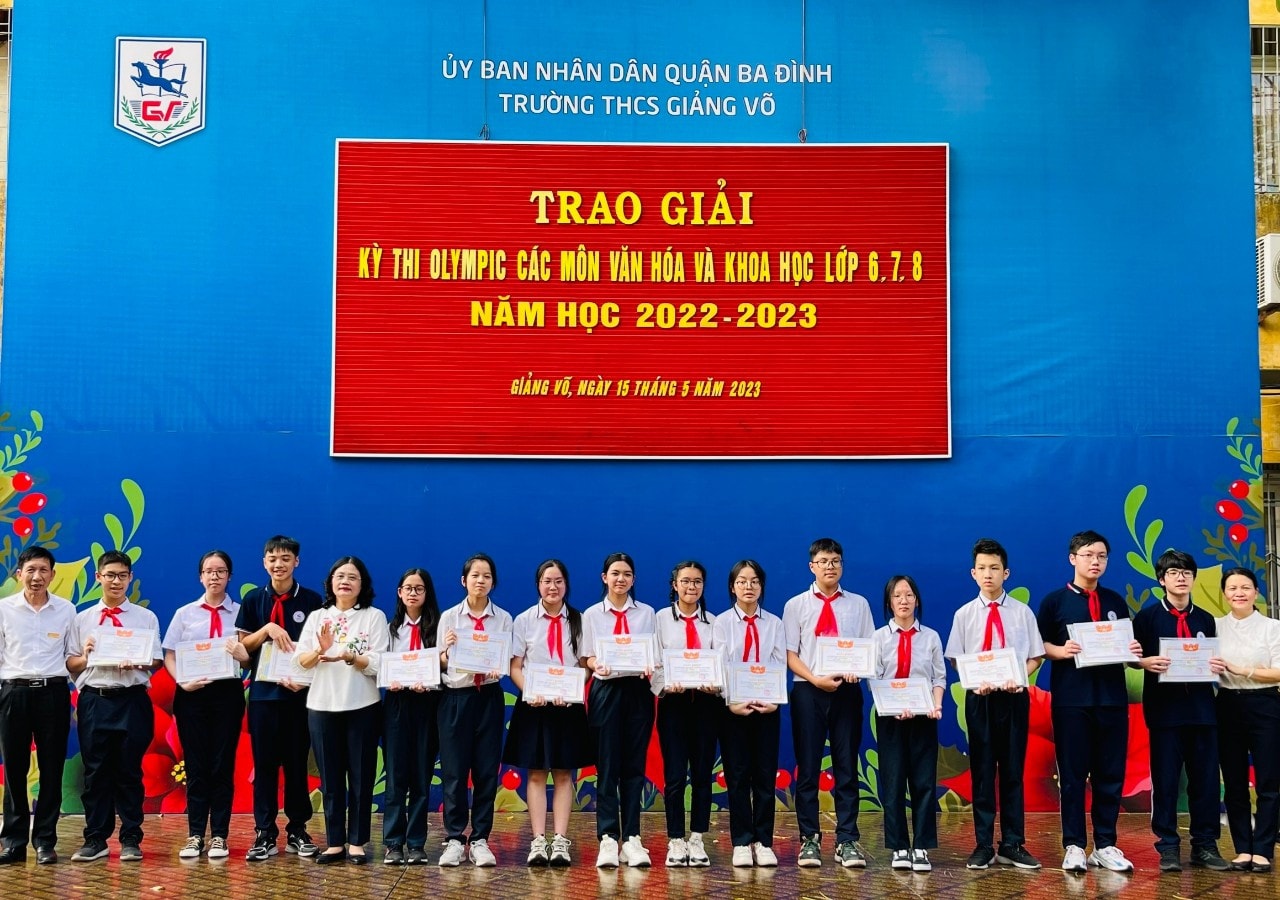 Trường THCS ở Hà Nội có 125 học sinh đạt 44,5 điểm trở lên trong kỳ thi vào lớp 10 -0