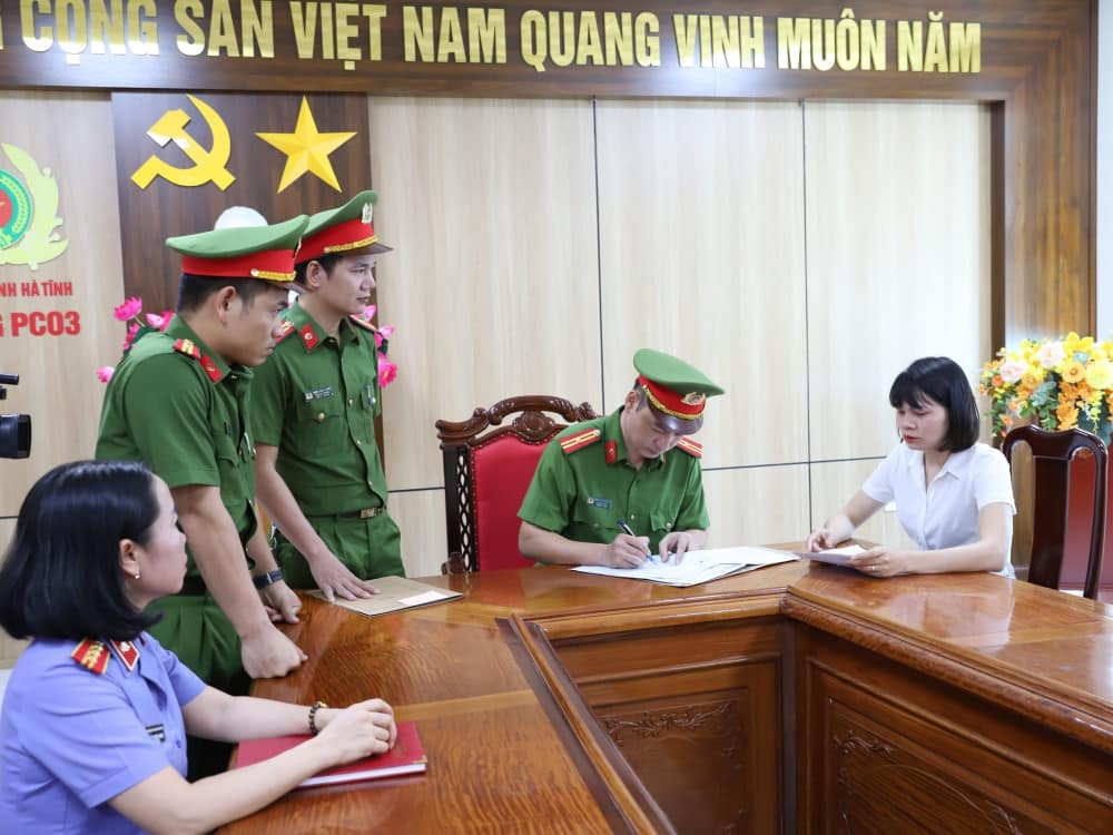 Khởi tố nhiều đối tượng liên quan đến vụ nâng khống thiết bị giáo dục ở Hà Tĩnh -0