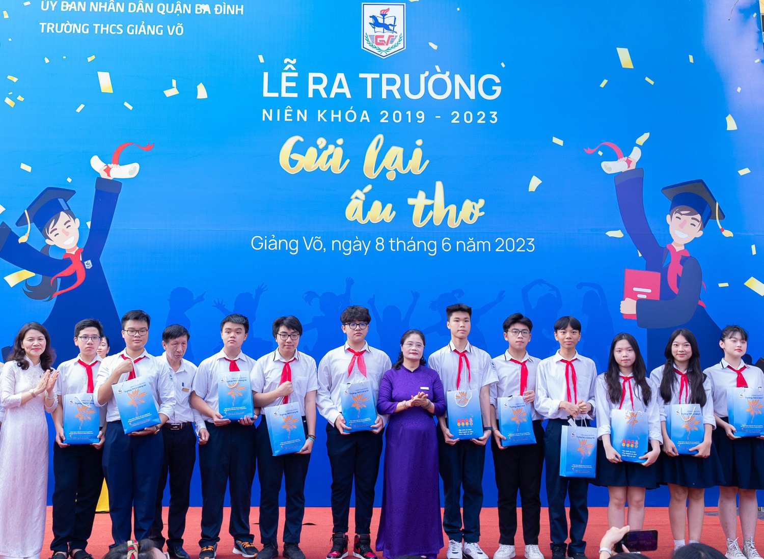 Trường THCS ở Hà Nội có 125 học sinh đạt 44,5 điểm trở lên trong kỳ thi vào lớp 10 -0