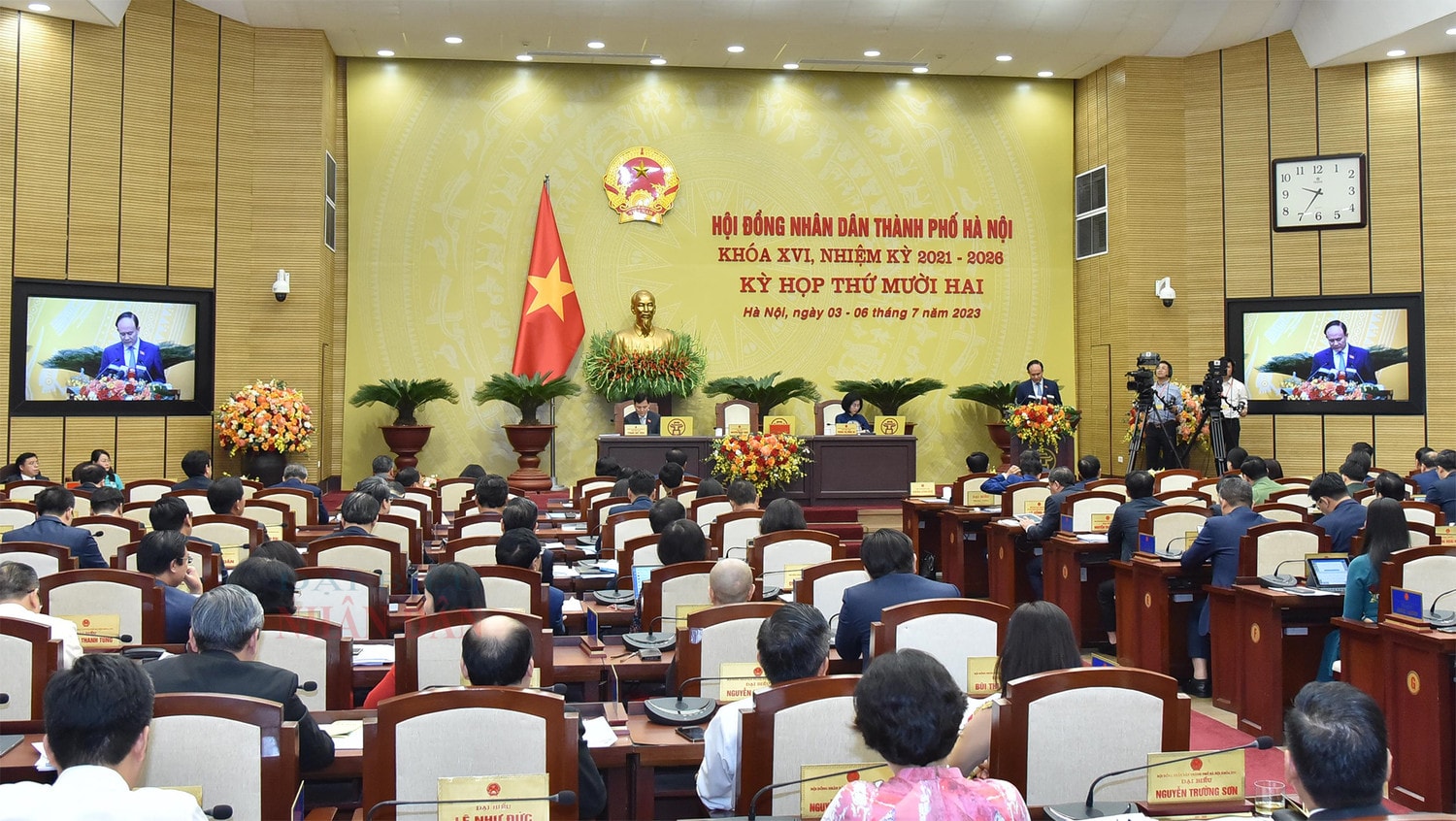 Một số hình ảnh Chủ tịch Quốc hội Vương Đình Huệ dự khai mạc Kỳ họp thứ 12, HĐND thành phố Hà Nội Khoá XVI