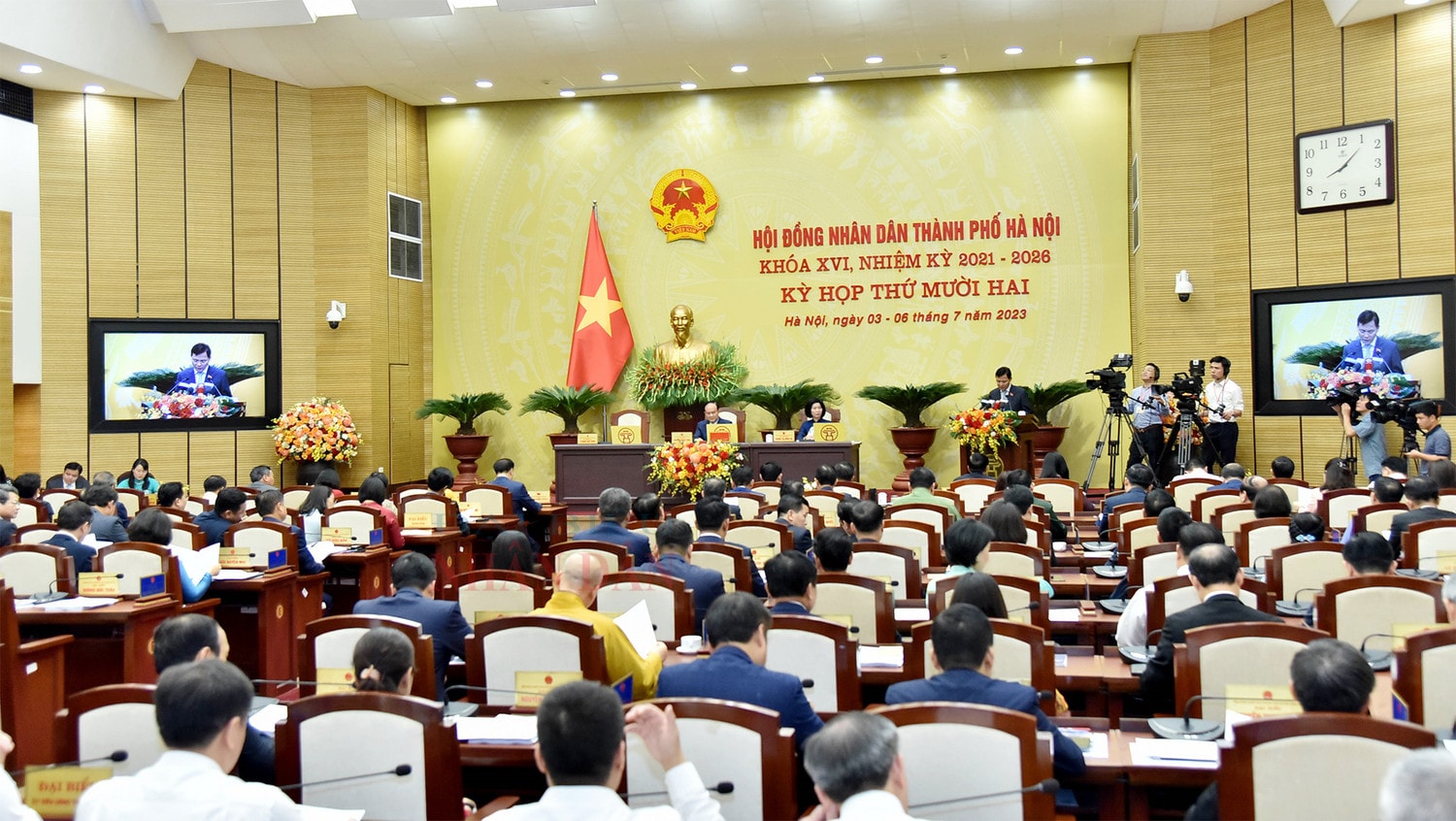 Một số hình ảnh Chủ tịch Quốc hội Vương Đình Huệ dự khai mạc Kỳ họp thứ 12, HĐND thành phố Hà Nội Khoá XVI