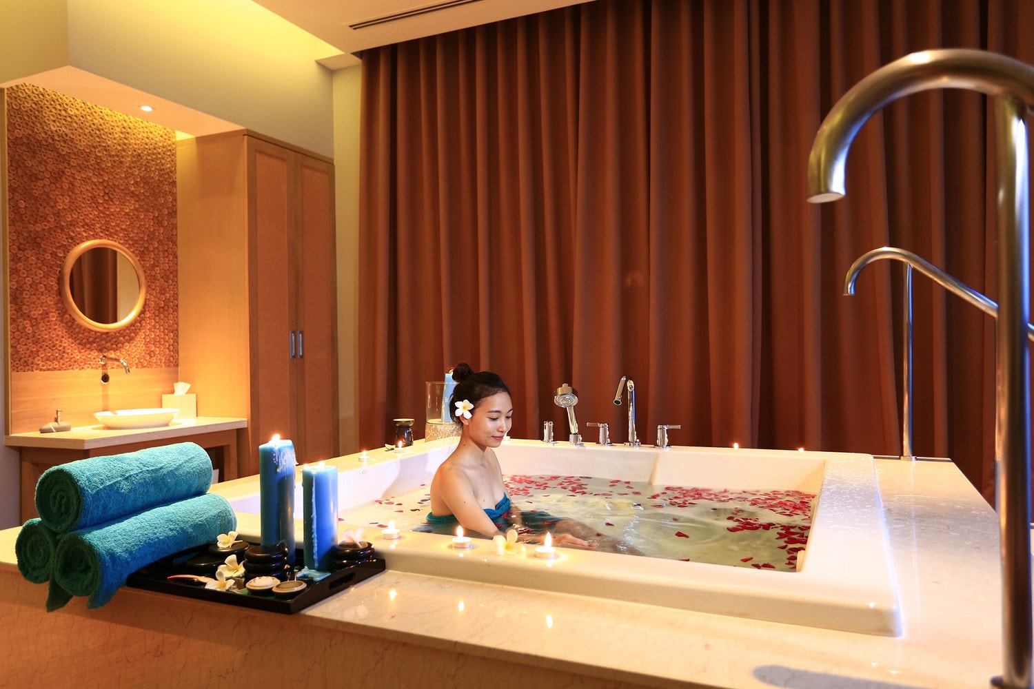 Novotel đáp ứng đầy đủ nhu cầu thư giãn, chăm sóc sức khỏe của du khách. Ngoài ngắm pháo hoa, khách nghỉ tại Novotel Danang còn nhận hàng loạt ưu đãi -0