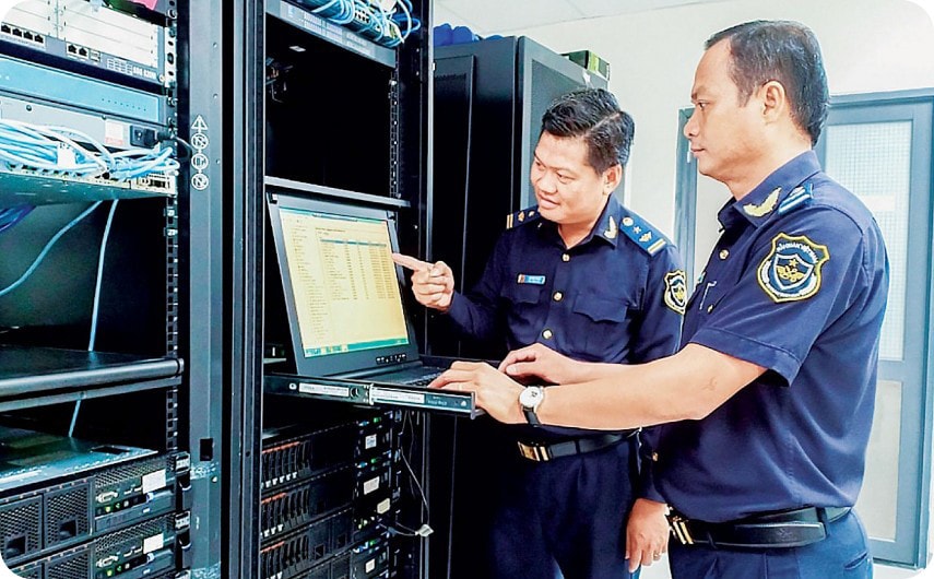 Bài 1: Thách thức, khó khăn bủa vây -1