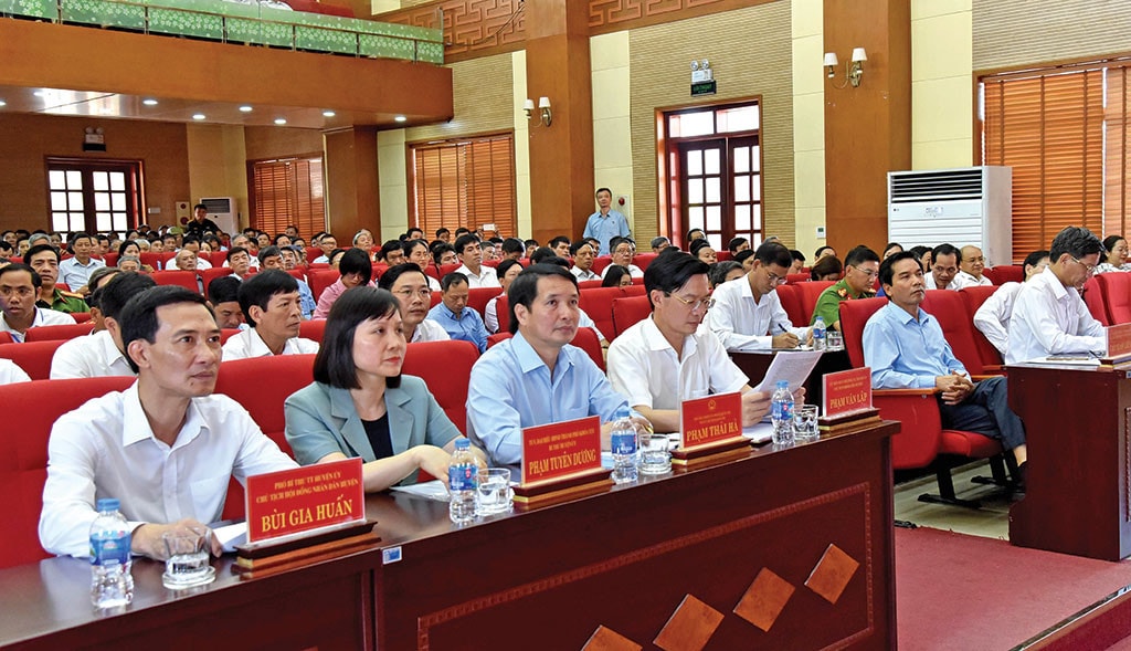 Chủ tịch Quốc hội Vương Đình Huệ tiếp xúc cử tri huyện Vĩnh Bảo, thành phố Hải Phòng -0