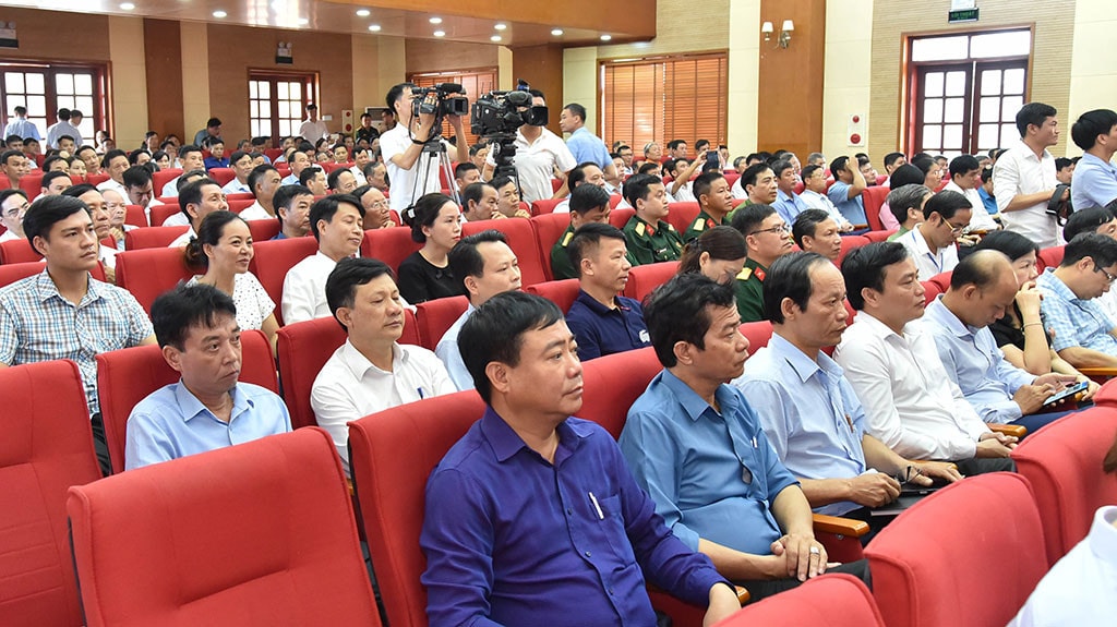 Chủ tịch Quốc hội Vương Đình Huệ tiếp xúc cử tri huyện Vĩnh Bảo, thành phố Hải Phòng -0
