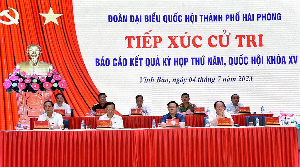Chủ tịch Quốc hội Vương Đình Huệ tiếp xúc cử tri huyện Vĩnh Bảo, thành phố Hải Phòng -0