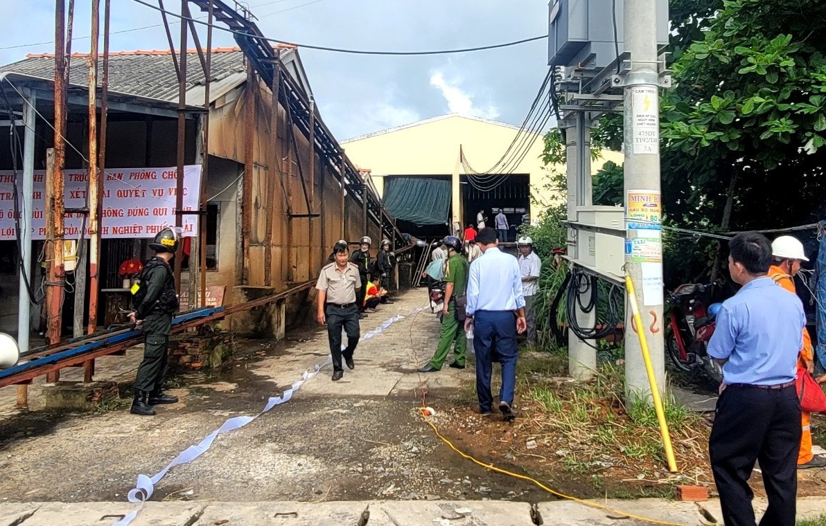 Bài 2: Bắt đầu cưỡng chế nhà máy nước đá “mọc” trên đất người khác