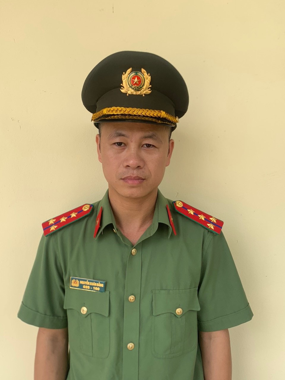Chủ tịch UBND tỉnh Bắc Giang tặng Bằng khen Đại uý kịp thời cứu cháu bé 8 tuổi thoát khỏi đuối nước -0