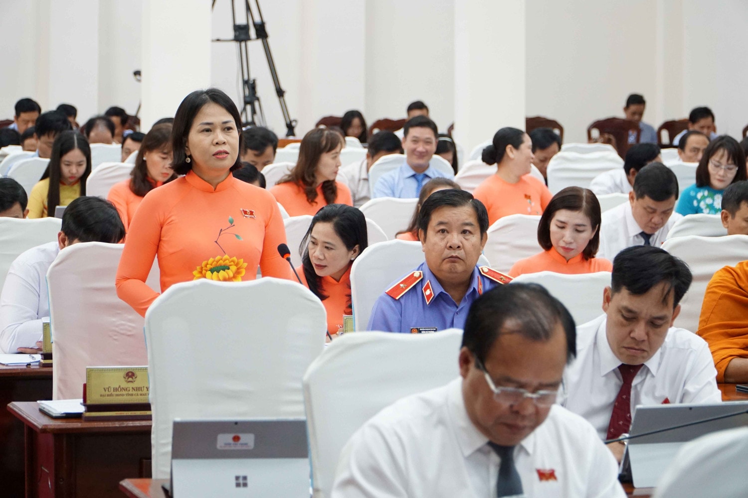 Kỳ họp thứ 10, HĐND tỉnh Cà Mau khoá X: Phiên thảo luận, chất vấn sôi nổi chất lượng -0