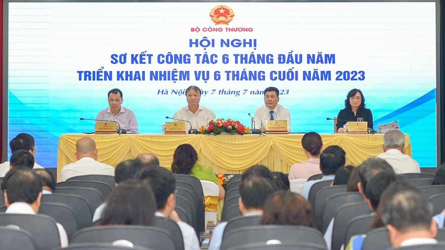 Ngành Điện nỗ lực vượt khó để đáp ứng nhu cầu điện của đất nước -0