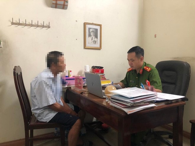 Khách thuê nhà thuê người ném chất bẩn để uy hiếp chủ nhà -0