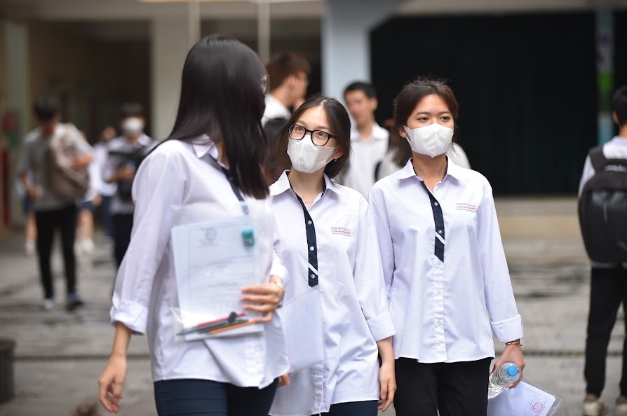 Thí sinh dự thi tốt nghiệp THPT 2023 (Ảnh: Trần Hiệp) Hôm nay, thí sinh bắt đầu đăng ký và điều chỉnh nguyện vọng xét tuyển đại học -0