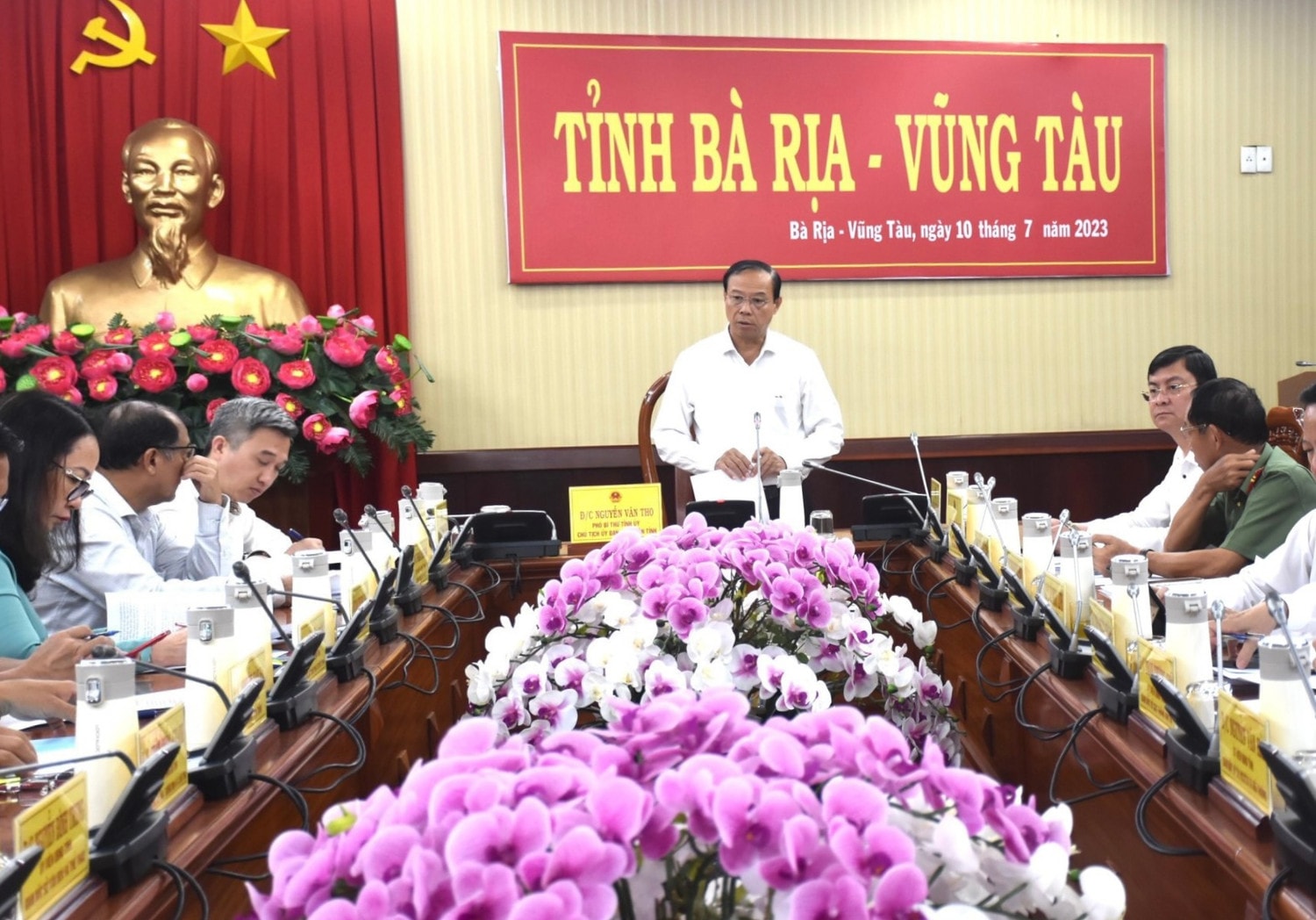 Chủ tịch UBND tỉnh Nguyễn Văn Thọ đề nghị Sở Kế hoạch và Đầu tư lưu ý nêu rõ các kết quả đạt được, đồng thời phân tích rõ nguyên nhân hạn chế, trên cơ sở đó xây dựng giải pháp thực hiện trong thời gian tới. (Ảnh: Báo Bà Rịa - Vũng Tàu)
