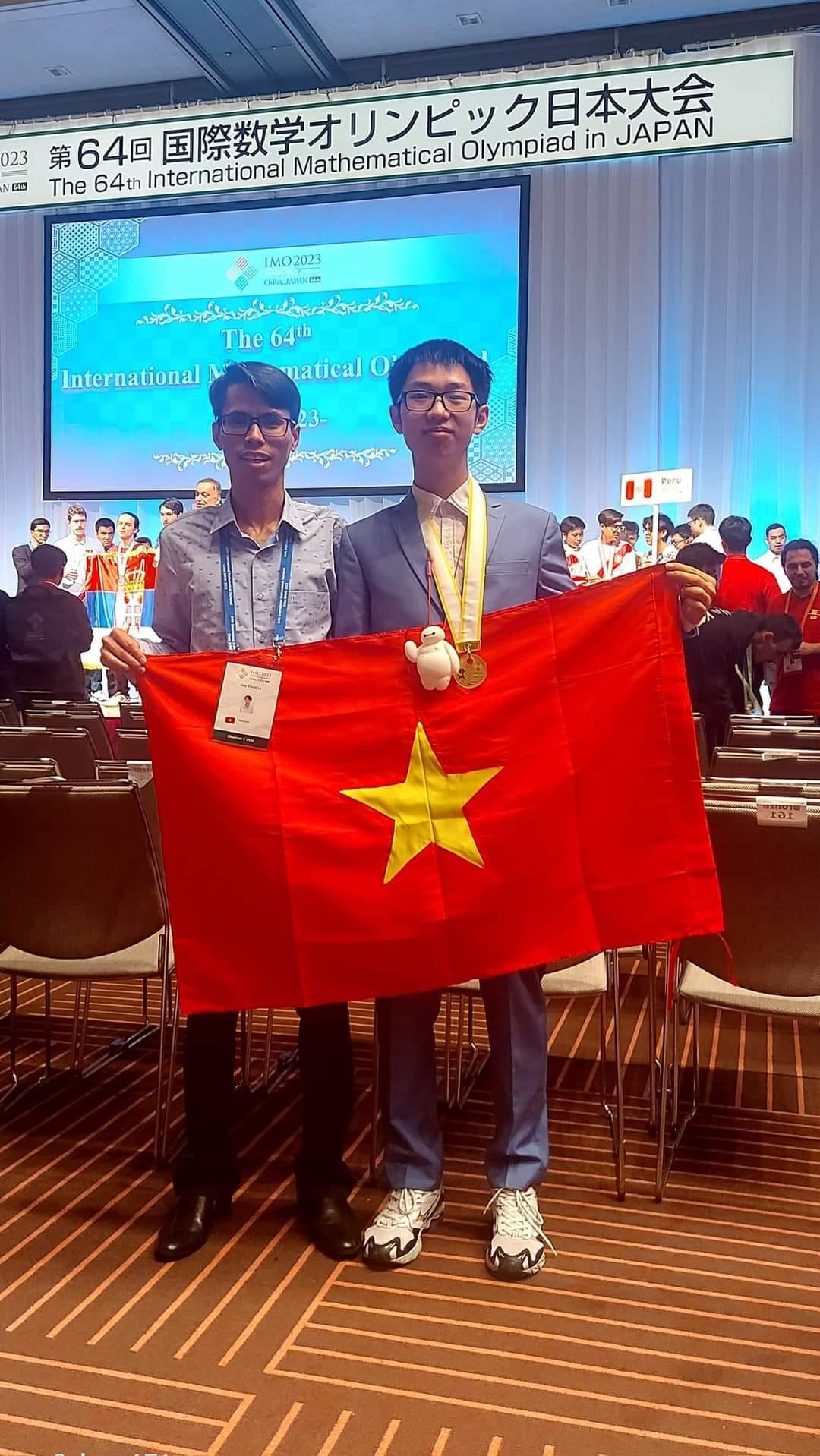 Một gia đình Hải Phòng có 2 con đều đoạt Huy Chương Vàng Olympic Toán quốc tế -0