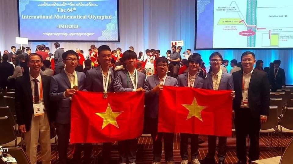 Phạm Việt Hưng lập kỳ tích 2 năm liên tiếp giành Huy chương Vàng Olympic Toán quốc tế -0