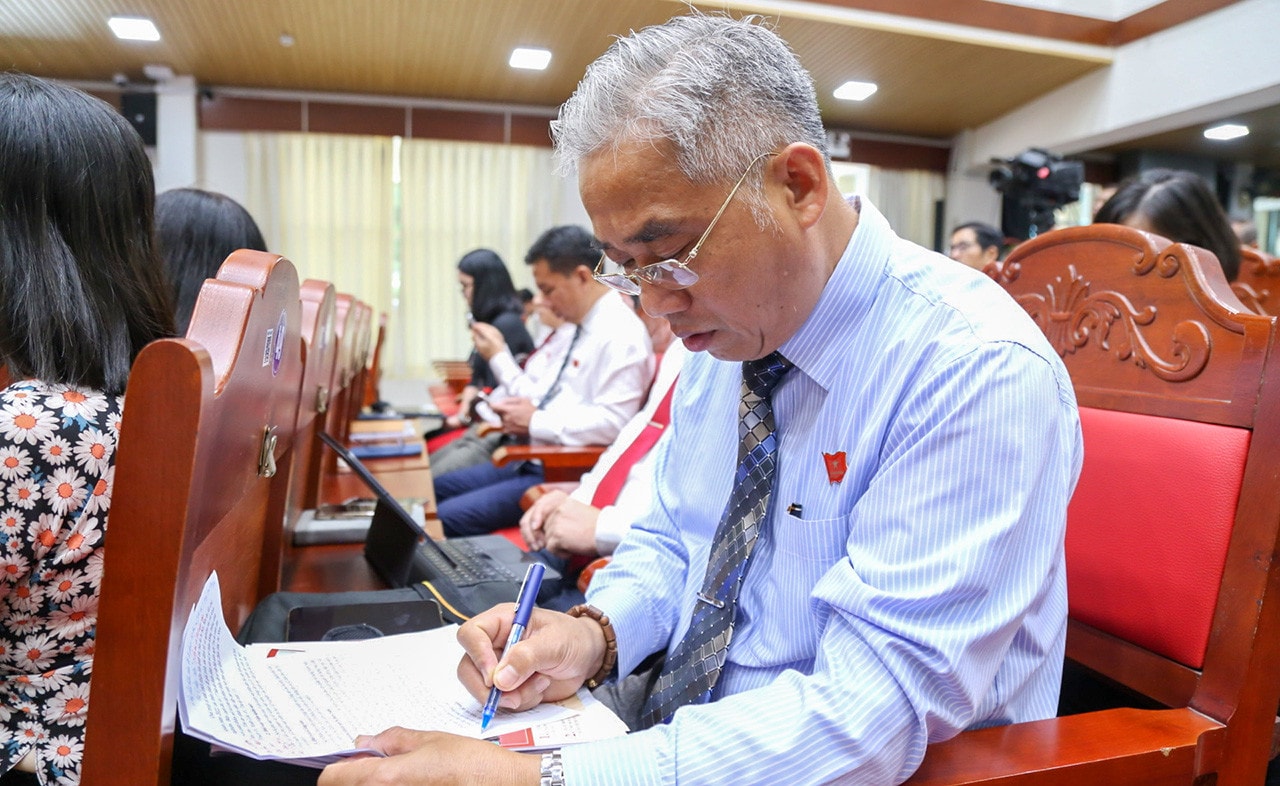 Kỳ họp thứ 12 HĐND tỉnh Đồng Nai khoá X: Nỗ lực vượt khó 6 tháng đầu năm