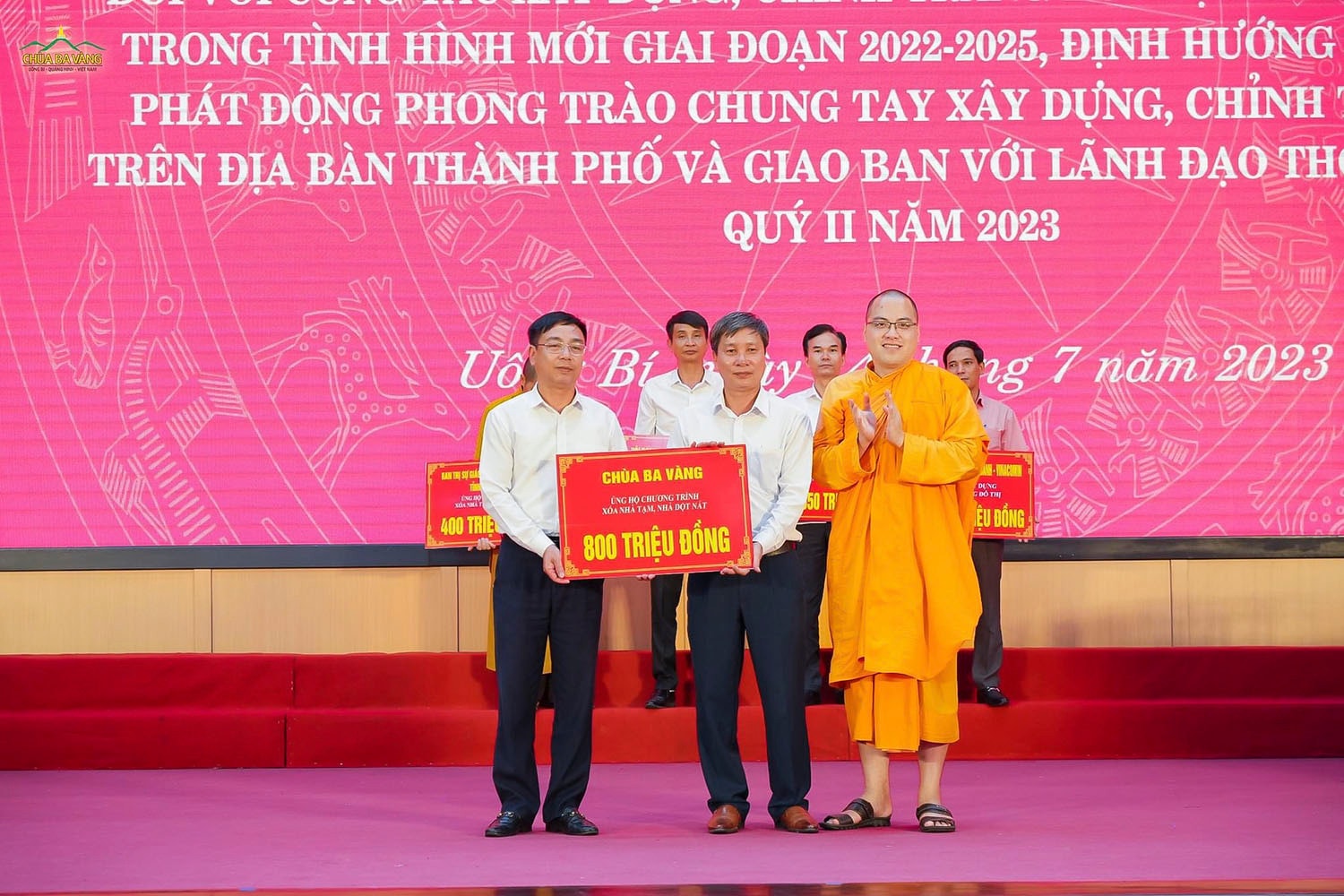 Quảng Ninh: TP Uông Bí đón nhận hơn 38 tỷ đồng cam kết ủng hộ chỉnh trang đô thị, xoá nhà tạm nhà dột nát -0