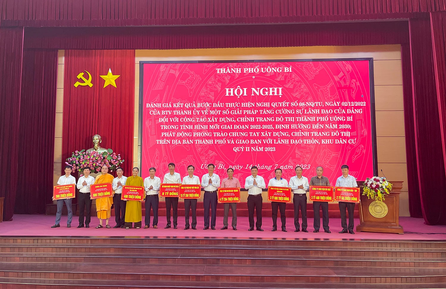 Quảng Ninh: TP Uông Bí đón nhận hơn 38 tỷ đồng cam kết ủng hộ chỉnh trang đô thị, xoá nhà tạm nhà dột nát -0