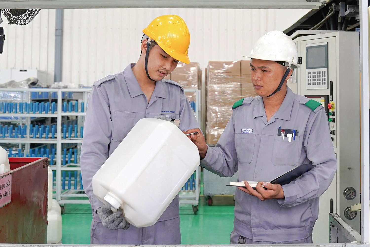 Xưởng nhựa, Nhà máy linh kiện nhựa:Nghiên cứu, cải tiến nâng cao hiệu quả sản xuất -0